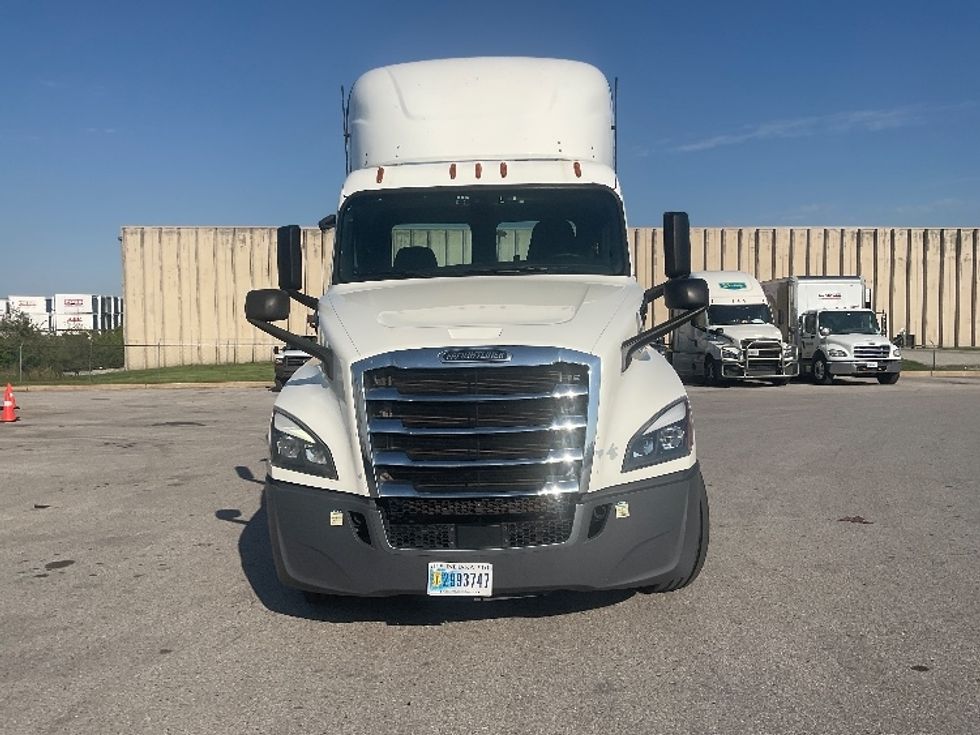 Day Cab Tractor-Heavy Duty Tractors-Freightliner-2020-T12664ST-Earth City-MO-315,510\n\t\tmiles-$ 57,500 - Image 2