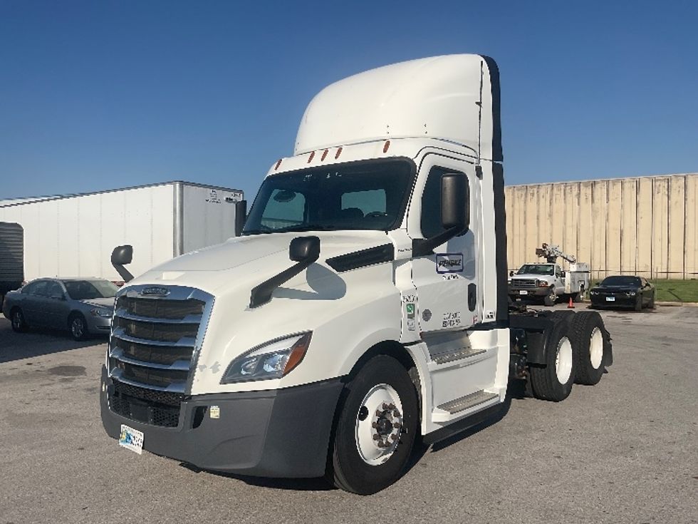 Day Cab Tractor-Heavy Duty Tractors-Freightliner-2020-T12664ST-Earth City-MO-315,510\n\t\tmiles-$ 57,500 - Image 3