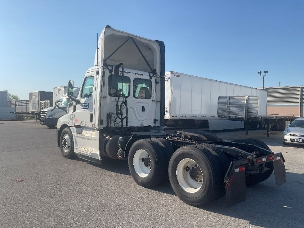 Day Cab Tractor-Heavy Duty Tractors-Freightliner-2020-T12664ST-Earth City-MO-315,510\n\t\tmiles-$ 57,500 - Image 5