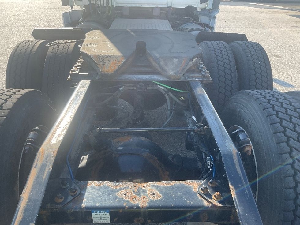 Day Cab Tractor-Heavy Duty Tractors-Freightliner-2020-T12664ST-Earth City-MO-315,510\n\t\tmiles-$ 57,500 - Image 6