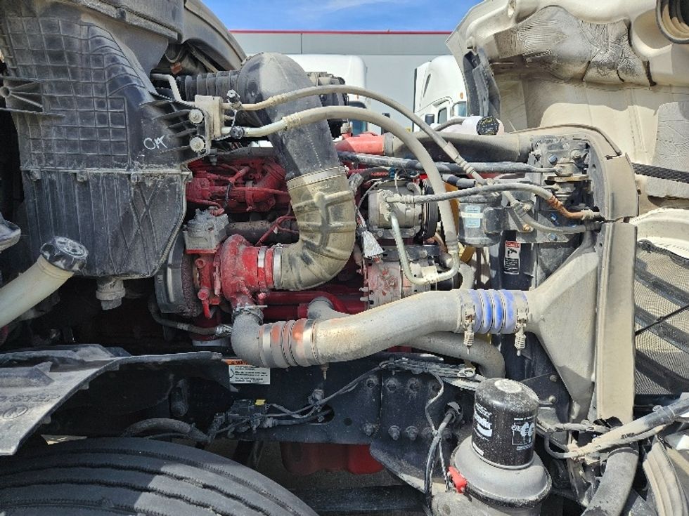 Day Cab Tractor-Heavy Duty Tractors-Freightliner-2020-T12664ST-Earth City-MO-345,649\n\t\tmiles-$ 56,500 - Image 15