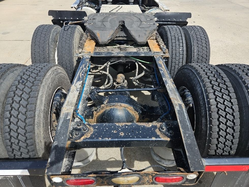 Day Cab Tractor-Heavy Duty Tractors-Freightliner-2020-T12664ST-Earth City-MO-345,649\n\t\tmiles-$ 56,500 - Image 6