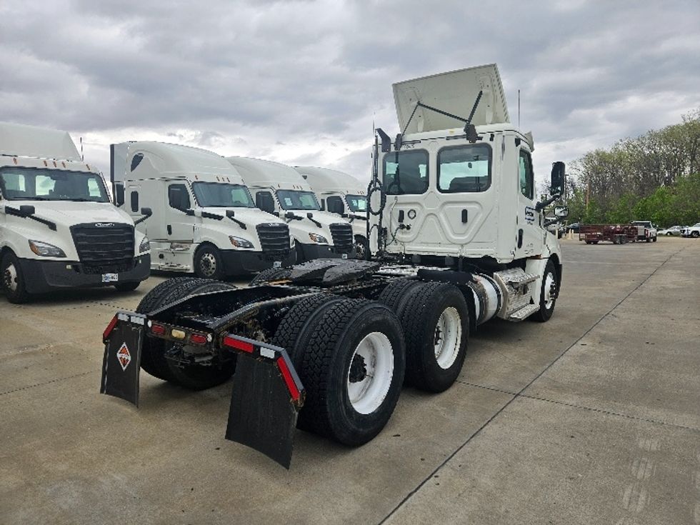 Day Cab Tractor-Heavy Duty Tractors-Freightliner-2020-T12664ST-Earth City-MO-345,649\n\t\tmiles-$ 56,500 - Image 7