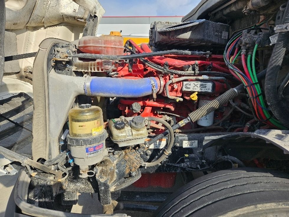 Day Cab Tractor-Heavy Duty Tractors-Freightliner-2020-T12664ST-Earth City-MO-393,280\n\t\tmiles-$ 51,000 - Image 16