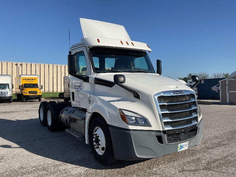 Day Cab Tractor-Heavy Duty Tractors-Freightliner-2020-T12664ST-Earth City-MO-419,074\n\t\tmiles-$ 51,750 - Image 1
