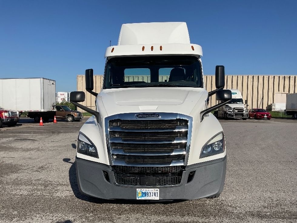 Day Cab Tractor-Heavy Duty Tractors-Freightliner-2020-T12664ST-Earth City-MO-419,074\n\t\tmiles-$ 51,750 - Image 2