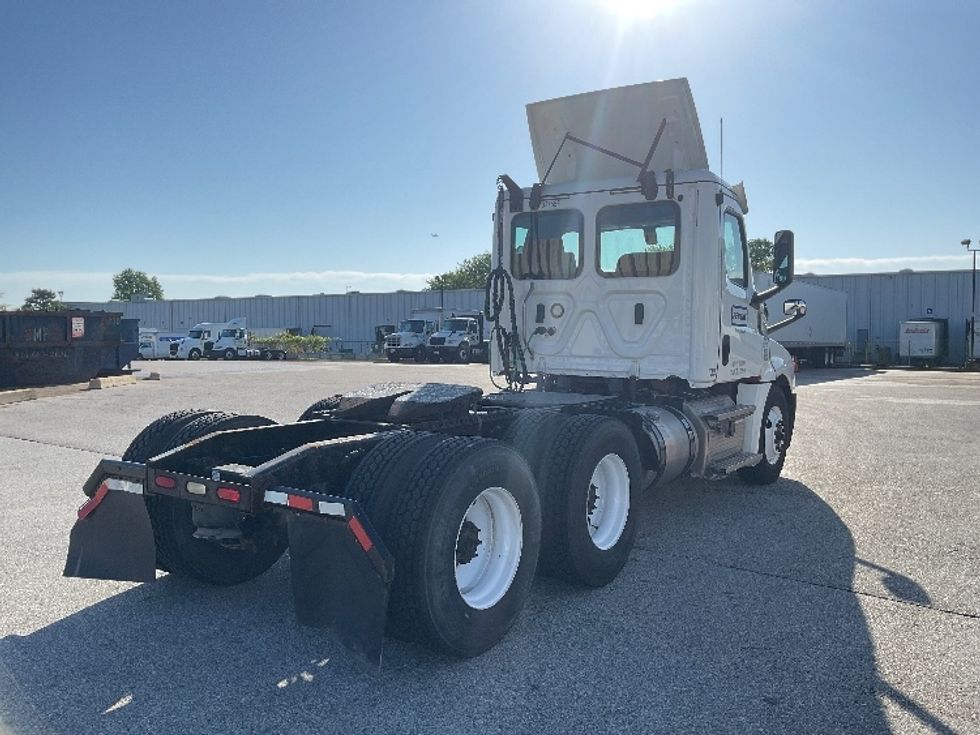 Day Cab Tractor-Heavy Duty Tractors-Freightliner-2020-T12664ST-Earth City-MO-419,074\n\t\tmiles-$ 51,750 - Image 7