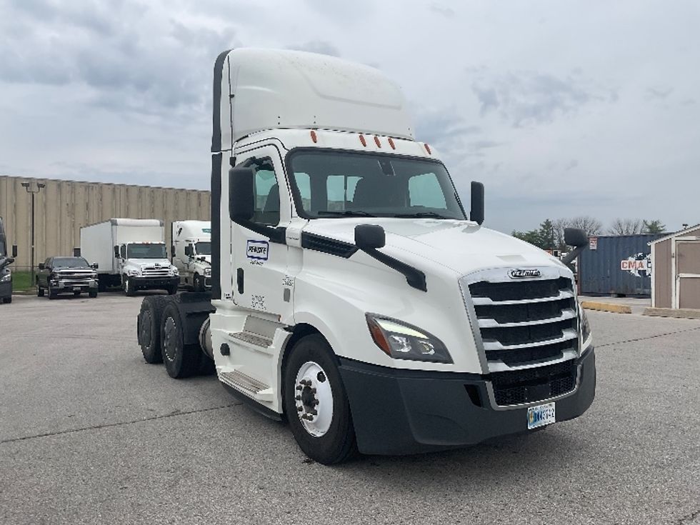 Day Cab Tractor-Heavy Duty Tractors-Freightliner-2020-T12664ST-Earth City-MO-421,111\n\t\tmiles-$ 51,500 - Image 1