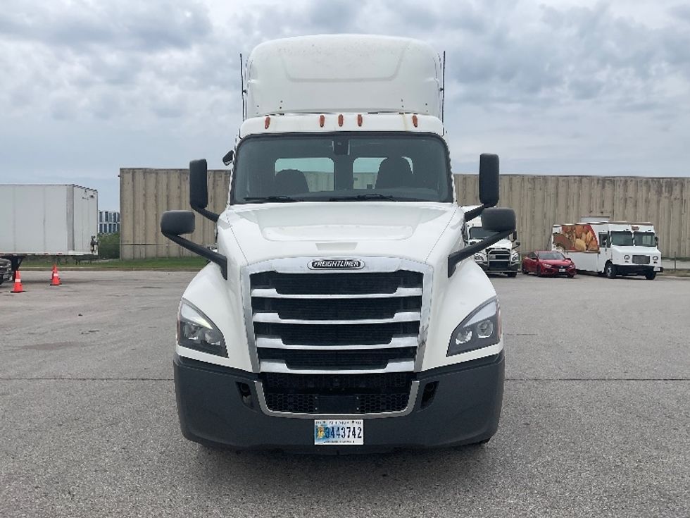 Day Cab Tractor-Heavy Duty Tractors-Freightliner-2020-T12664ST-Earth City-MO-421,111\n\t\tmiles-$ 51,500 - Image 2