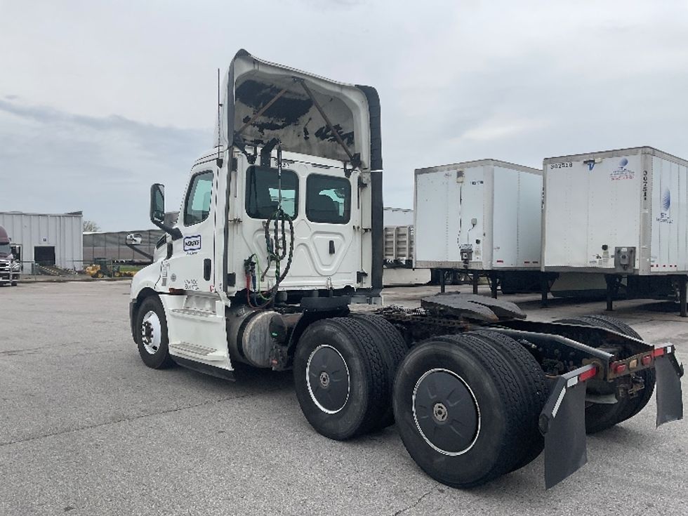 Day Cab Tractor-Heavy Duty Tractors-Freightliner-2020-T12664ST-Earth City-MO-421,111\n\t\tmiles-$ 51,500 - Image 5