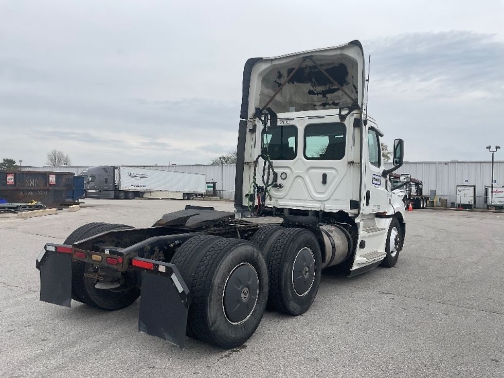 Day Cab Tractor-Heavy Duty Tractors-Freightliner-2020-T12664ST-Earth City-MO-421,111\n\t\tmiles-$ 51,500 - Image 7