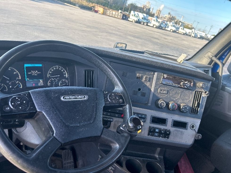 Day Cab Tractor-Heavy Duty Tractors-Freightliner-2020-T12664ST-East Chicago-IN-146,664\n\t\tmiles-$ 62,500 - Image 10