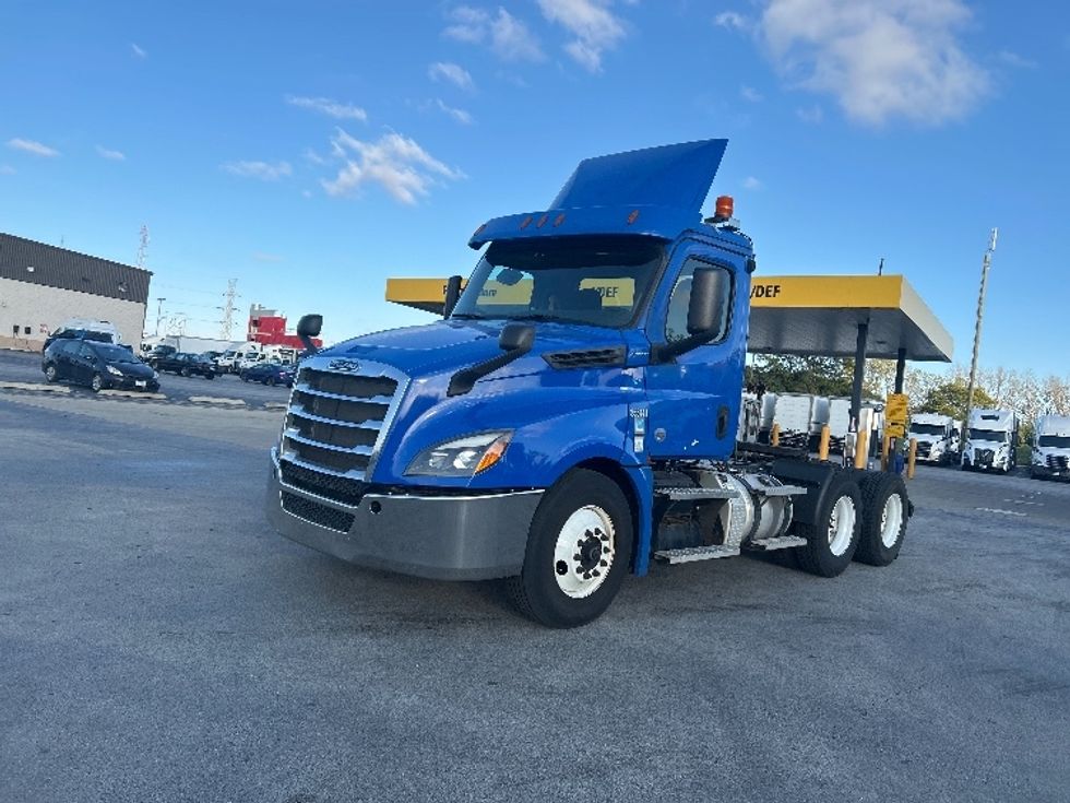 Day Cab Tractor-Heavy Duty Tractors-Freightliner-2020-T12664ST-East Chicago-IN-146,664\n\t\tmiles-$ 62,500 - Image 3