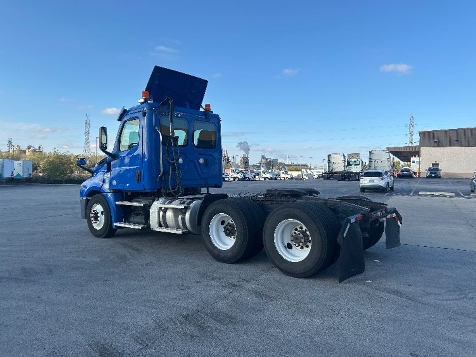 Day Cab Tractor-Heavy Duty Tractors-Freightliner-2020-T12664ST-East Chicago-IN-146,664\n\t\tmiles-$ 62,500 - Image 5