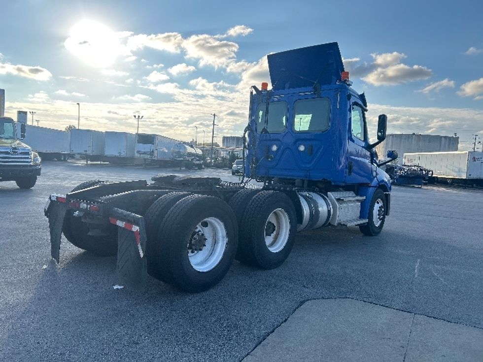 Day Cab Tractor-Heavy Duty Tractors-Freightliner-2020-T12664ST-East Chicago-IN-146,664\n\t\tmiles-$ 62,500 - Image 7