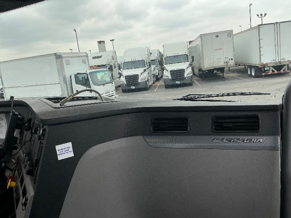 Day Cab Tractor-Heavy Duty Tractors-Freightliner-2020-T12664ST-East Chicago-IN-197,449\n\t\tmiles-$ 59,500 - Image 13