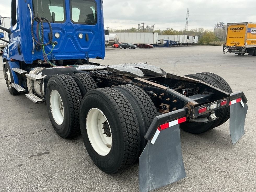 Day Cab Tractor-Heavy Duty Tractors-Freightliner-2020-T12664ST-East Chicago-IN-197,449\n\t\tmiles-$ 59,500 - Image 17