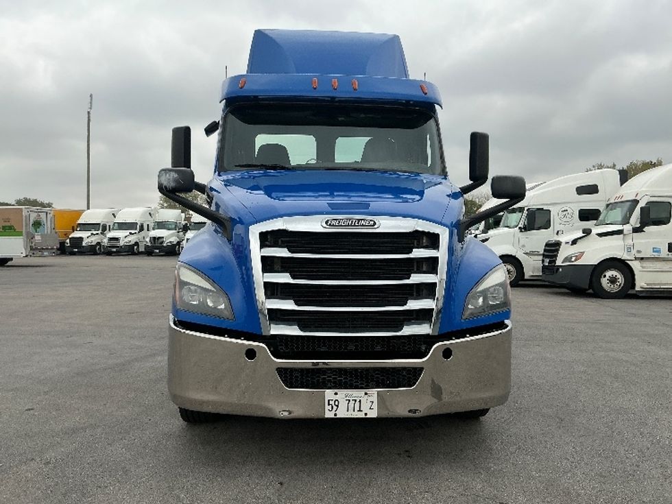 Day Cab Tractor-Heavy Duty Tractors-Freightliner-2020-T12664ST-East Chicago-IN-197,449\n\t\tmiles-$ 59,500 - Image 2