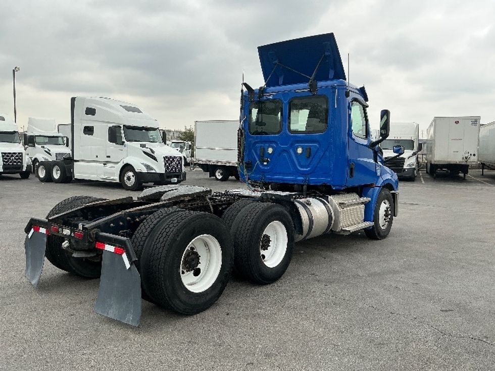 Day Cab Tractor-Heavy Duty Tractors-Freightliner-2020-T12664ST-East Chicago-IN-197,449\n\t\tmiles-$ 59,500 - Image 7