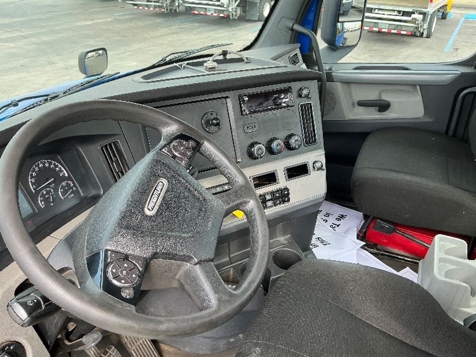 Day Cab Tractor-Heavy Duty Tractors-Freightliner-2020-T12664ST-East Chicago-IN-205,659\n\t\tmiles-$ 59,250 - Image 10