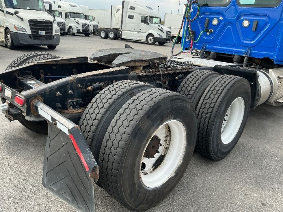 Day Cab Tractor-Heavy Duty Tractors-Freightliner-2020-T12664ST-East Chicago-IN-205,659\n\t\tmiles-$ 59,250 - Image 18