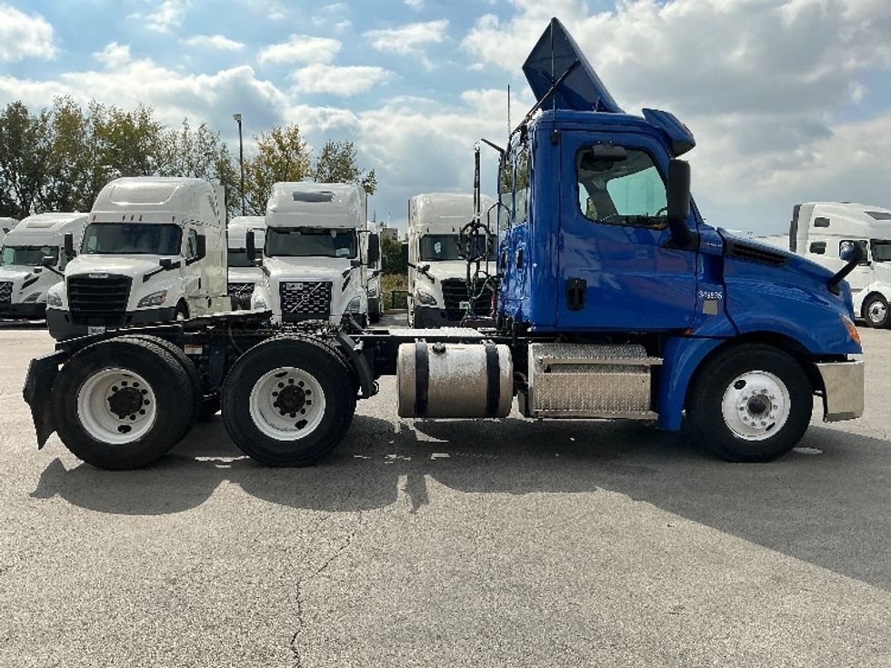 Day Cab Tractor-Heavy Duty Tractors-Freightliner-2020-T12664ST-East Chicago-IN-205,659\n\t\tmiles-$ 59,250 - Image 8