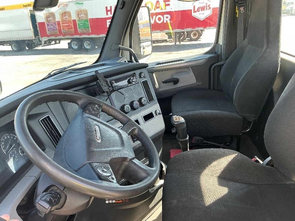 Day Cab Tractor-Heavy Duty Tractors-Freightliner-2020-T12664ST-East Chicago-IN-216,669\n\t\tmiles-$ 54,250 - Image 10