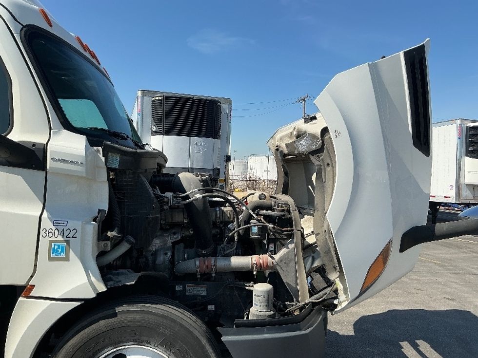 Day Cab Tractor-Heavy Duty Tractors-Freightliner-2020-T12664ST-East Chicago-IN-216,669\n\t\tmiles-$ 54,250 - Image 15