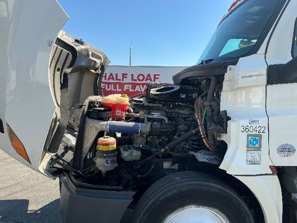 Day Cab Tractor-Heavy Duty Tractors-Freightliner-2020-T12664ST-East Chicago-IN-216,669\n\t\tmiles-$ 54,250 - Image 16