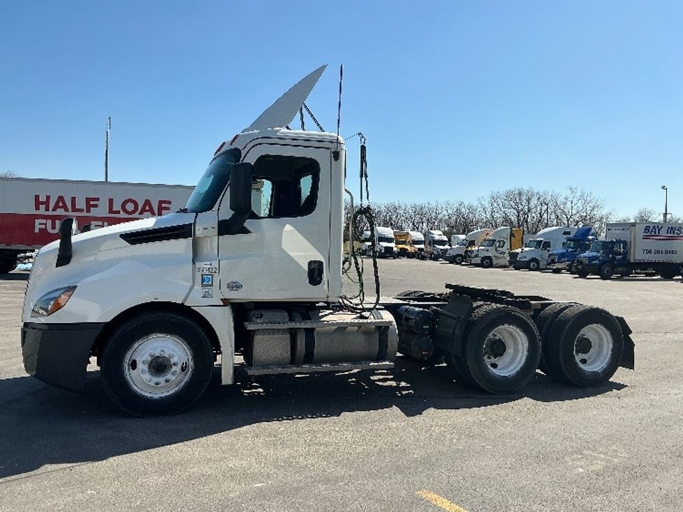 Day Cab Tractor-Heavy Duty Tractors-Freightliner-2020-T12664ST-East Chicago-IN-216,669\n\t\tmiles-$ 54,250 - Image 4
