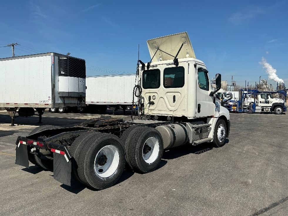 Day Cab Tractor-Heavy Duty Tractors-Freightliner-2020-T12664ST-East Chicago-IN-216,669\n\t\tmiles-$ 54,250 - Image 7