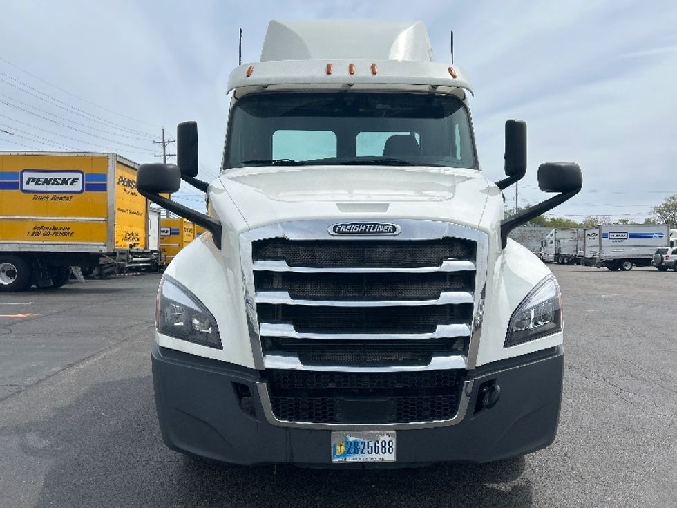 Day Cab Tractor-Heavy Duty Tractors-Freightliner-2020-T12664ST-East Chicago-IN-268,890\n\t\tmiles-$ 59,750 - Image 2