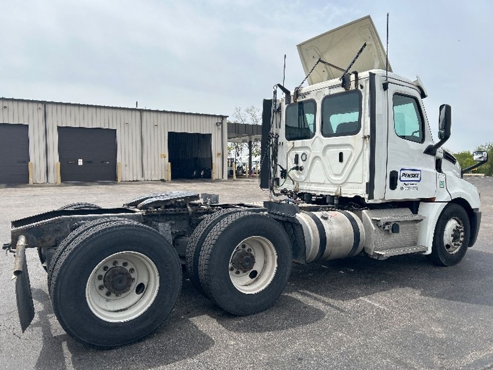 Day Cab Tractor-Heavy Duty Tractors-Freightliner-2020-T12664ST-East Chicago-IN-268,890\n\t\tmiles-$ 59,750 - Image 7