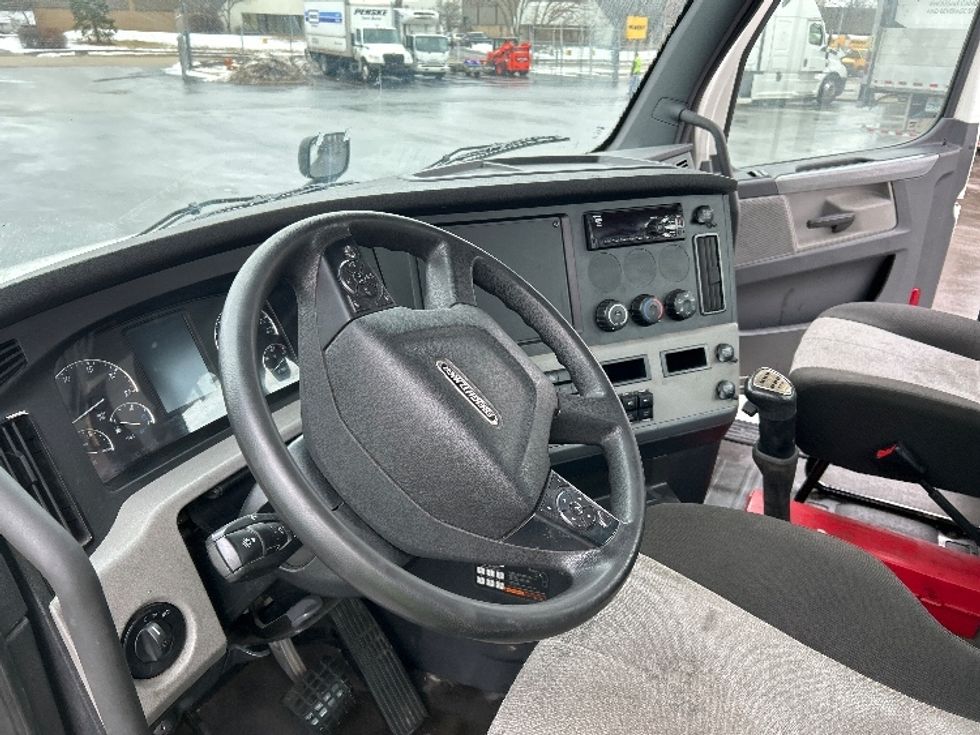 Day Cab Tractor-Heavy Duty Tractors-Freightliner-2020-T12664ST-East Chicago-IN-273,272\n\t\tmiles-$ 50,500 - Image 10