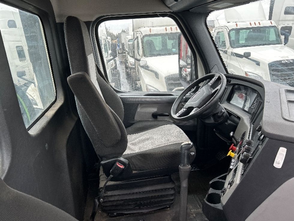 Day Cab Tractor-Heavy Duty Tractors-Freightliner-2020-T12664ST-East Chicago-IN-273,272\n\t\tmiles-$ 50,500 - Image 14