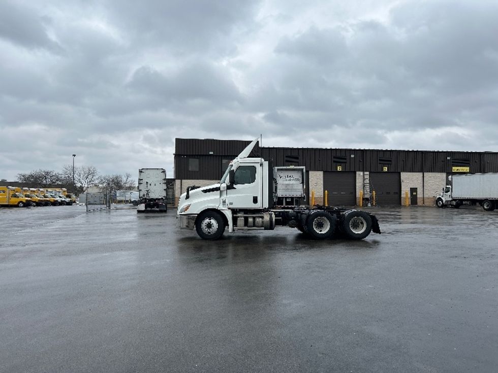 Day Cab Tractor-Heavy Duty Tractors-Freightliner-2020-T12664ST-East Chicago-IN-273,272\n\t\tmiles-$ 50,500 - Image 4