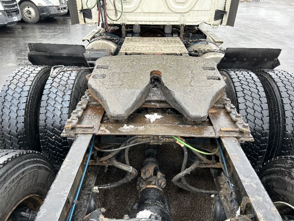 Day Cab Tractor-Heavy Duty Tractors-Freightliner-2020-T12664ST-East Chicago-IN-273,272\n\t\tmiles-$ 50,500 - Image 6