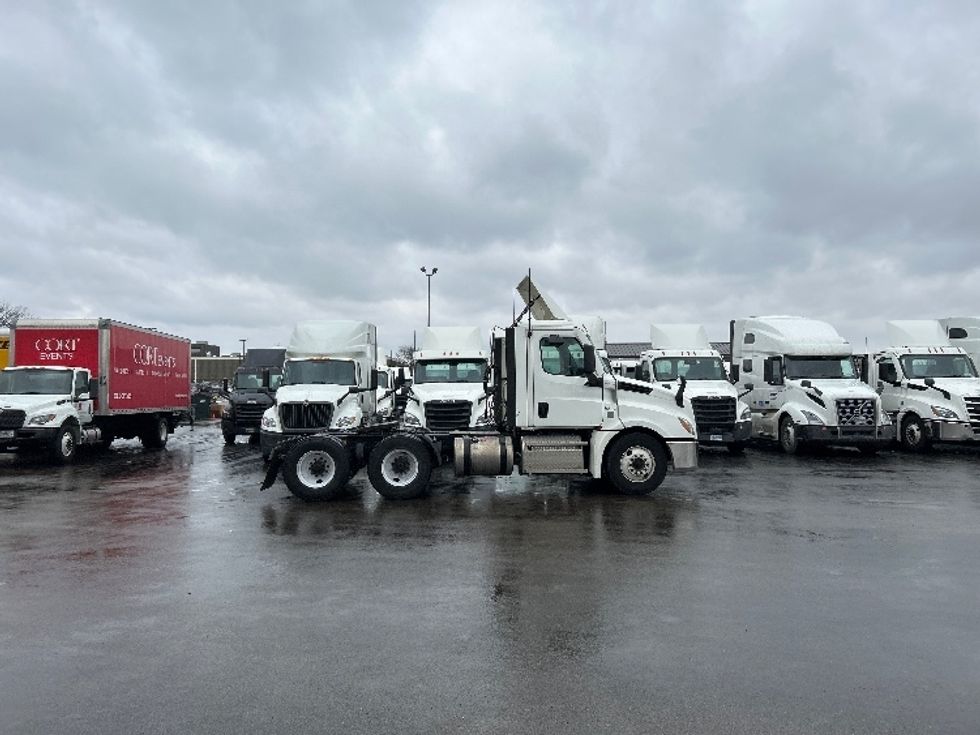 Day Cab Tractor-Heavy Duty Tractors-Freightliner-2020-T12664ST-East Chicago-IN-273,272\n\t\tmiles-$ 50,500 - Image 8