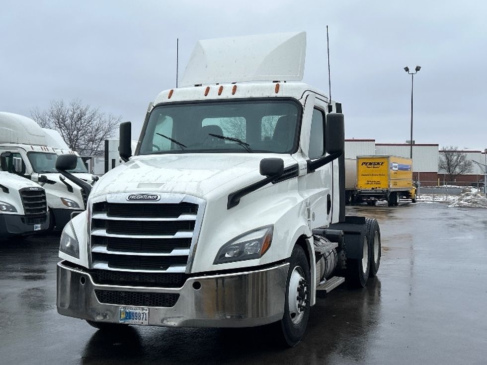 Day Cab Tractor-Heavy Duty Tractors-Freightliner-2020-T12664ST-East Chicago-IN-323,955\n\t\tmiles-$ 47,250 - Image 3