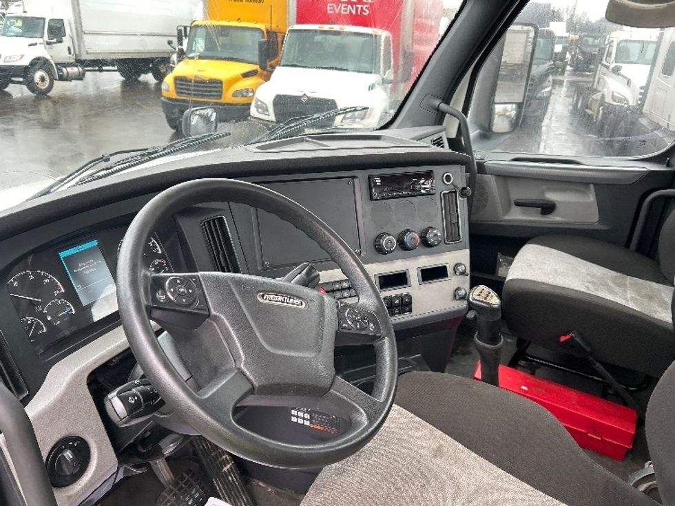 Day Cab Tractor-Heavy Duty Tractors-Freightliner-2020-T12664ST-East Chicago-IN-323,955\n\t\tmiles-$ 47,250 - Image 9