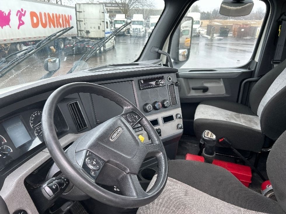 Day Cab Tractor-Heavy Duty Tractors-Freightliner-2020-T12664ST-East Chicago-IN-340,172\n\t\tmiles-$ 46,500 - Image 10