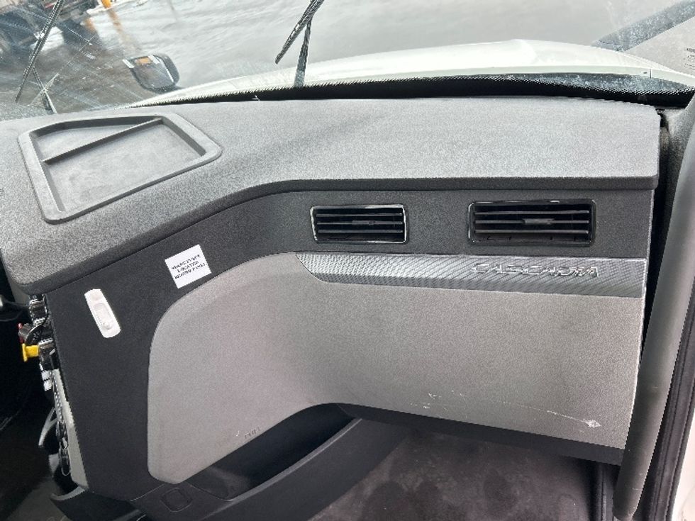 Day Cab Tractor-Heavy Duty Tractors-Freightliner-2020-T12664ST-East Chicago-IN-340,172\n\t\tmiles-$ 46,500 - Image 13