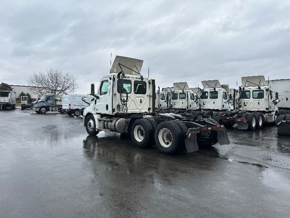 Day Cab Tractor-Heavy Duty Tractors-Freightliner-2020-T12664ST-East Chicago-IN-340,172\n\t\tmiles-$ 46,500 - Image 5