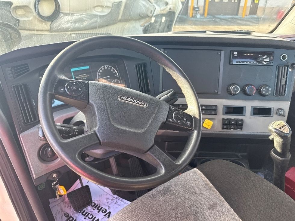 Day Cab Tractor-Heavy Duty Tractors-Freightliner-2020-T12664ST-East Chicago-IN-349,953\n\t\tmiles-$ 46,000 - Image 10