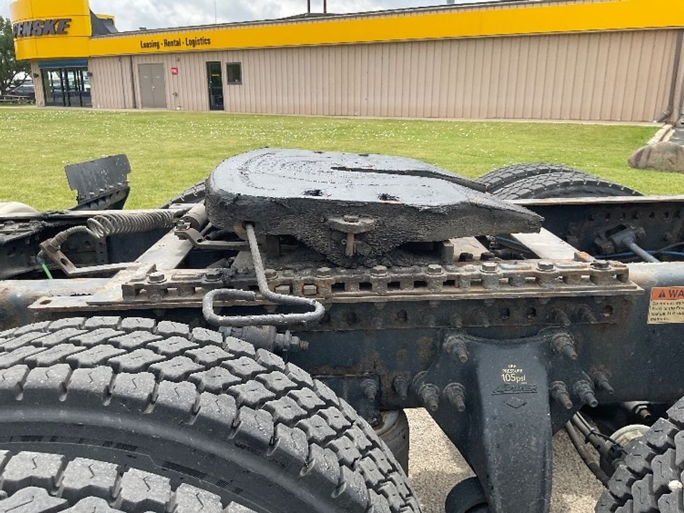Day Cab Tractor-Heavy Duty Tractors-Freightliner-2020-T12664ST-East Chicago-IN-355,779\n\t\tmiles-$ 54,500 - Image 17
