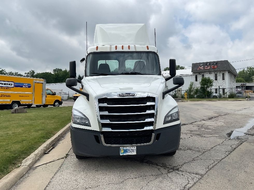 Day Cab Tractor-Heavy Duty Tractors-Freightliner-2020-T12664ST-East Chicago-IN-355,779\n\t\tmiles-$ 54,500 - Image 2