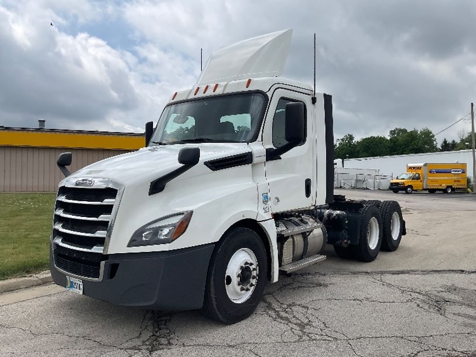 Day Cab Tractor-Heavy Duty Tractors-Freightliner-2020-T12664ST-East Chicago-IN-355,779\n\t\tmiles-$ 54,500 - Image 3