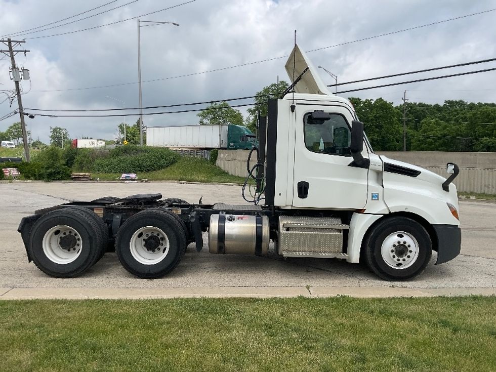 Day Cab Tractor-Heavy Duty Tractors-Freightliner-2020-T12664ST-East Chicago-IN-355,779\n\t\tmiles-$ 54,500 - Image 8