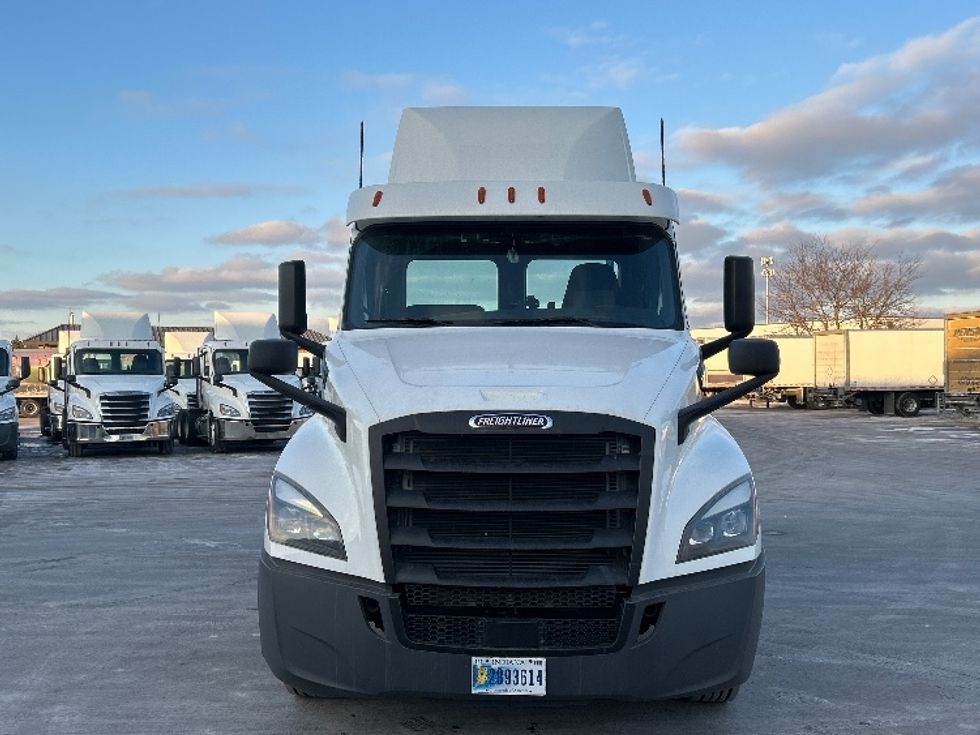 Day Cab Tractor-Heavy Duty Tractors-Freightliner-2020-T12664ST-East Chicago-IN-356,374\n\t\tmiles-$ 51,000 - Image 2