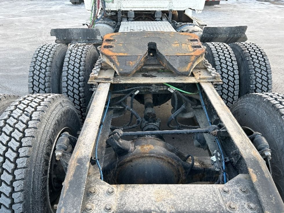 Day Cab Tractor-Heavy Duty Tractors-Freightliner-2020-T12664ST-East Chicago-IN-356,374\n\t\tmiles-$ 51,000 - Image 6